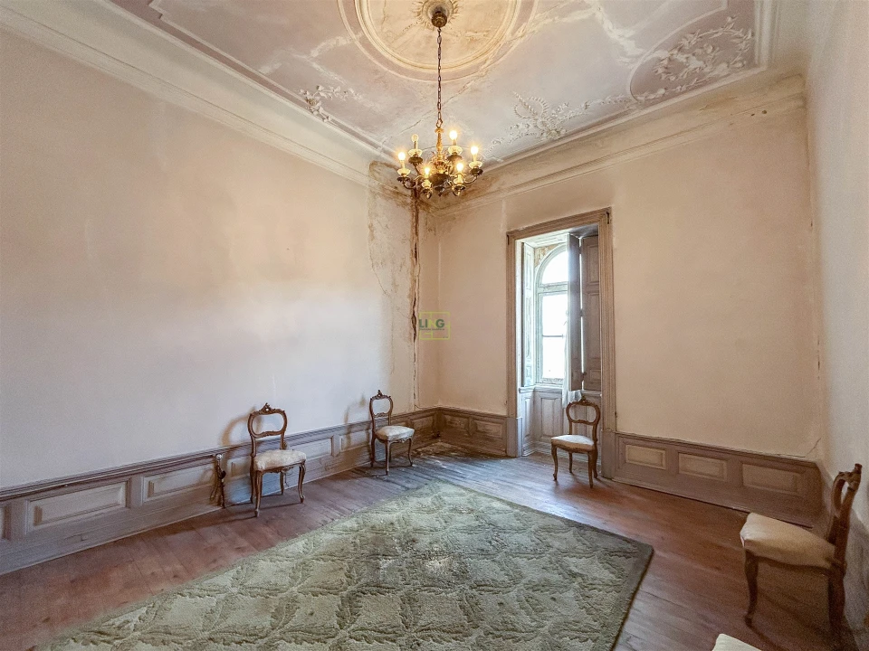 Moradia T9 para Venda em Tortosendo Foto 100