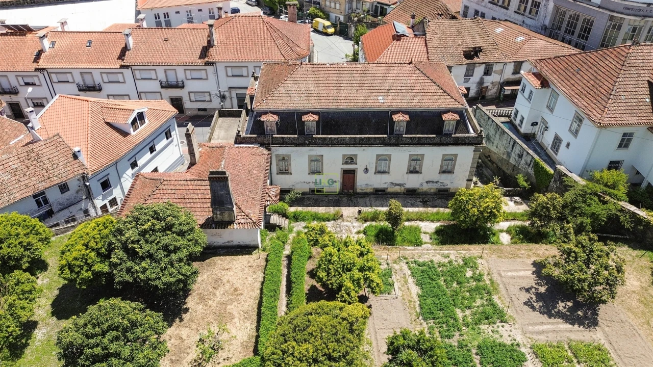 Moradia T9 para Venda em Tortosendo Foto 70