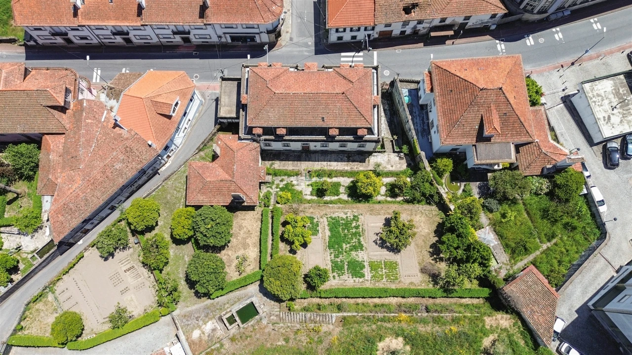 Moradia T9 para Venda em Tortosendo Foto 60