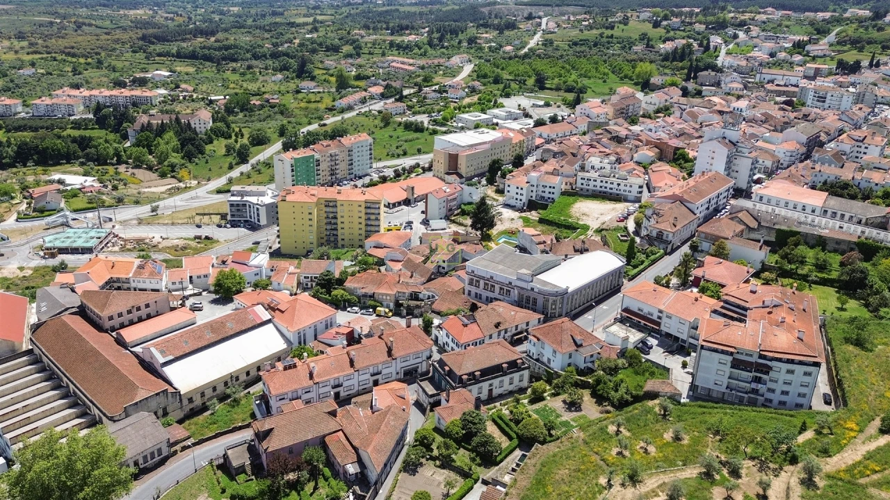 Moradia T9 para Venda em Tortosendo Foto 64