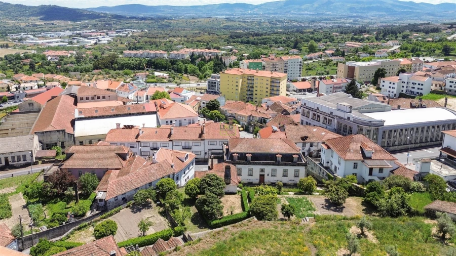 Moradia T12 para Venda em Tortosendo Foto 68