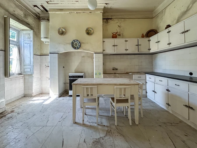 Moradia T12 para Venda em Tortosendo Foto 126