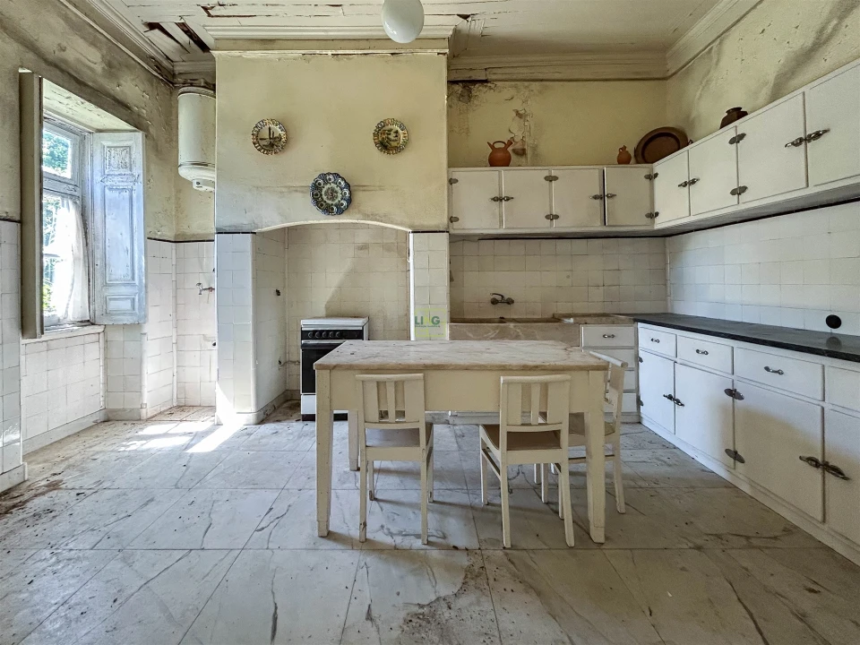 Moradia T9 para Venda em Tortosendo Foto 126