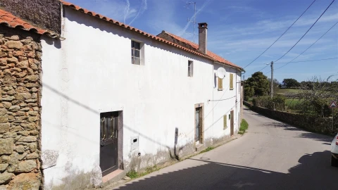 Moradia T3 para Venda em Vale de Prazeres e Mata da Rainha