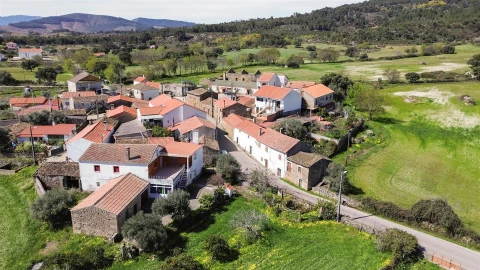 Moradia T3 para Venda em Vale de Prazeres e Mata da Rainha