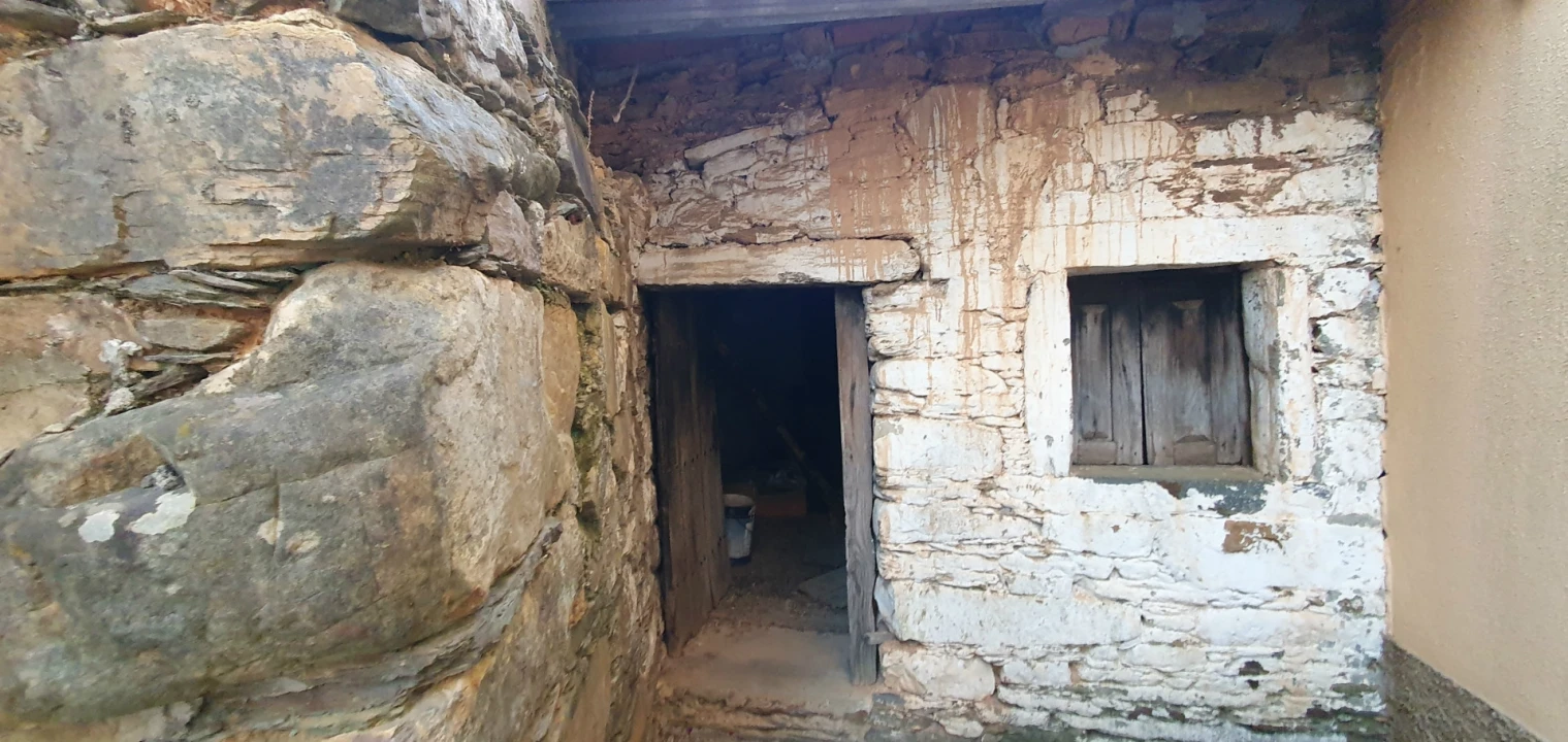 Moradia T2 para Venda em Sarnadas de São Simão Foto 3