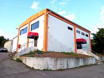 Loja para Venda em Escalos de Cima e Lousa