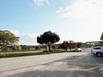 Loja para Venda em Escalos de Cima e Lousa