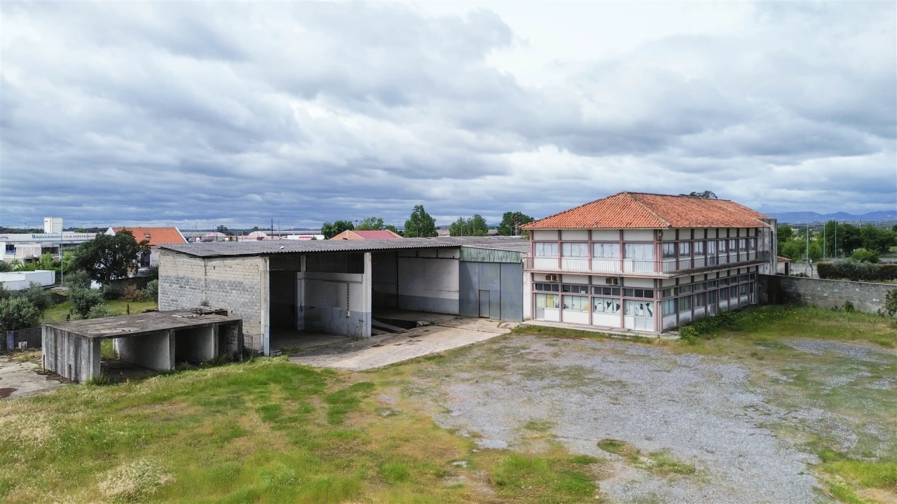 Armazém para Arrendamento em Alcains Foto 59