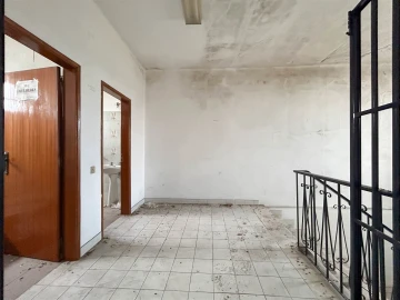 Armazém para Arrendamento em Alcains