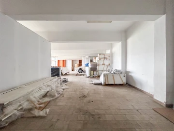 Armazém para Arrendamento em Alcains