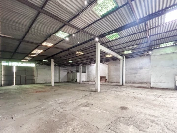 Armazém para Arrendamento em Alcains