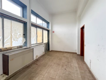 Armazém para Arrendamento em Alcains