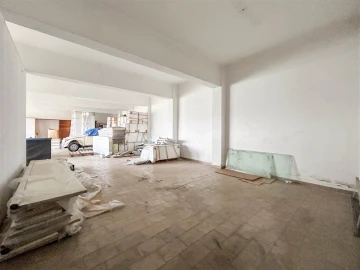 Armazém para Arrendamento em Alcains