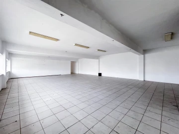 Armazém para Arrendamento em Alcains