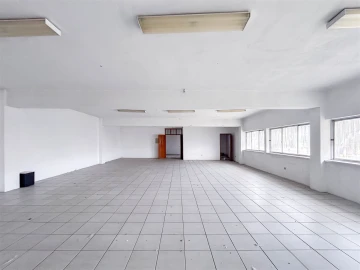 Armazém para Arrendamento em Alcains