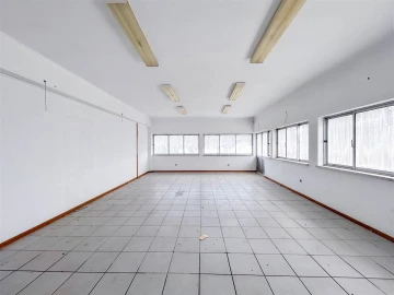 Armazém para Arrendamento em Alcains