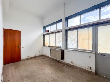 Armazém para Arrendamento em Alcains