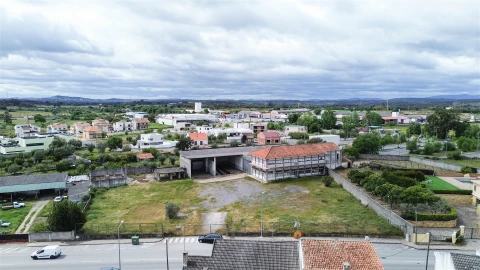 Armazém para Arrendamento em Alcains