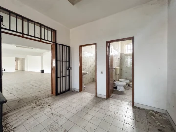 Armazém para Arrendamento em Alcains