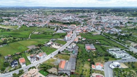 Armazém para Arrendamento em Alcains