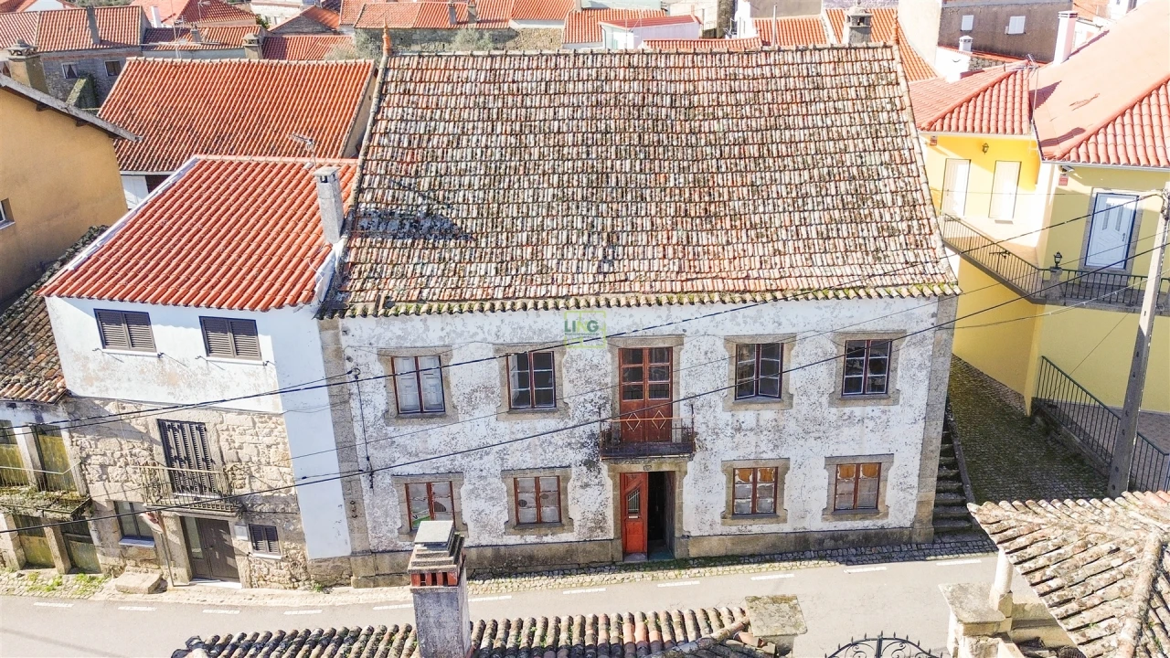 Moradia T6 para Venda em Aldeia do Bispo, Águas e Aldeia de João Pires Foto 1