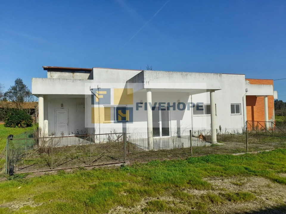 Armazém para Venda em Covões e Camarneira Foto 1