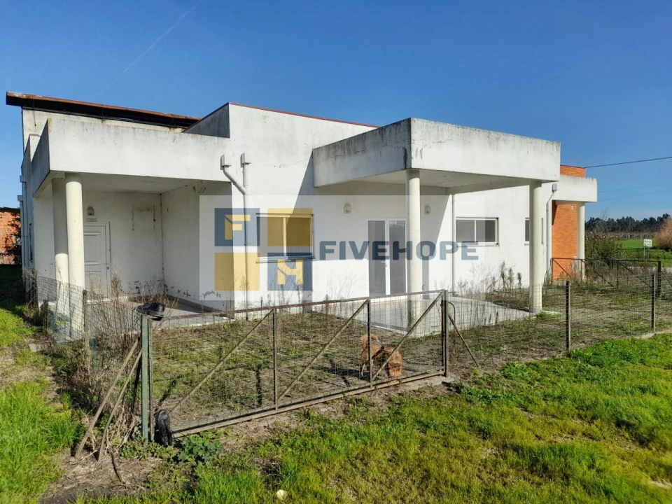 Armazém para Venda em Covões e Camarneira Foto 2