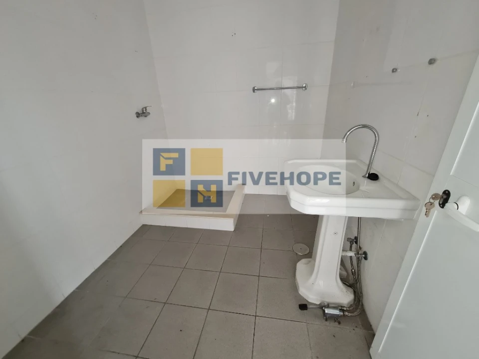 Armazém para Venda em Covões e Camarneira Foto 7