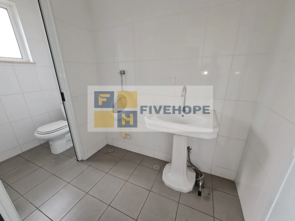 Armazém para Venda em Covões e Camarneira Foto 8