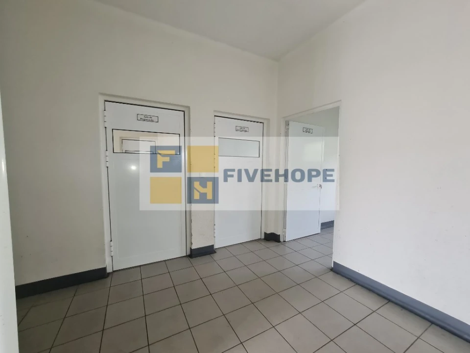 Armazém para Venda em Covões e Camarneira Foto 10