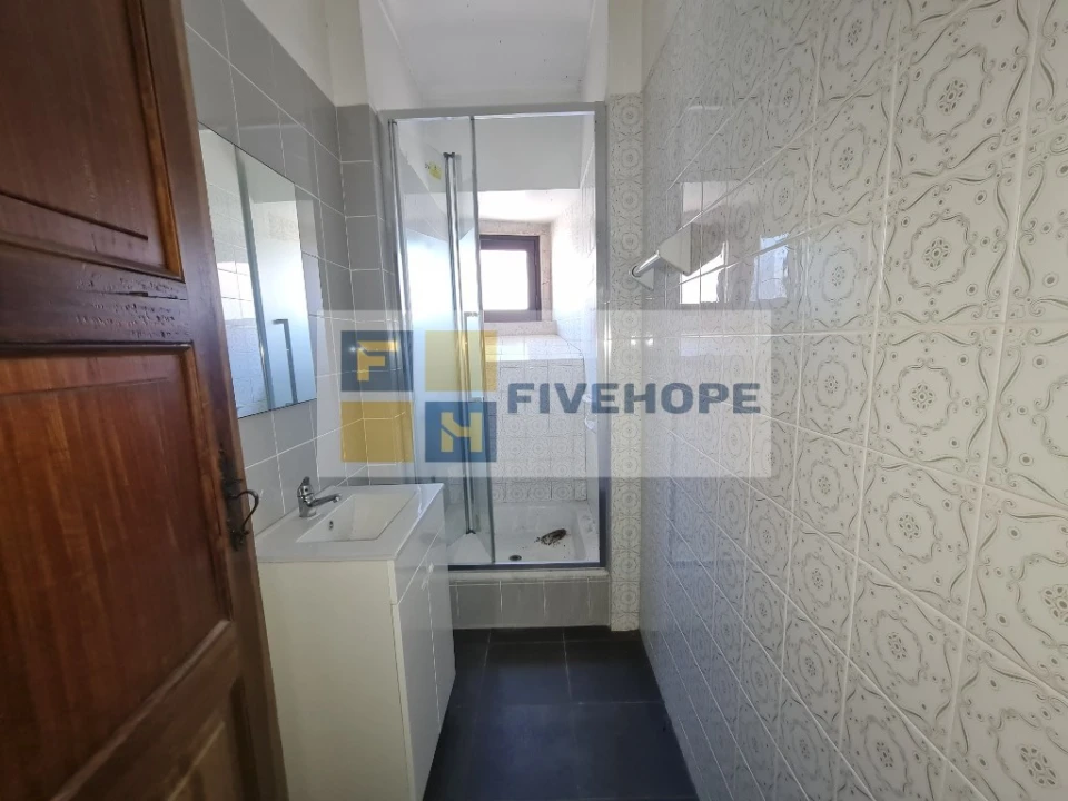 Moradia T10 para Venda em Maiorca Foto 31