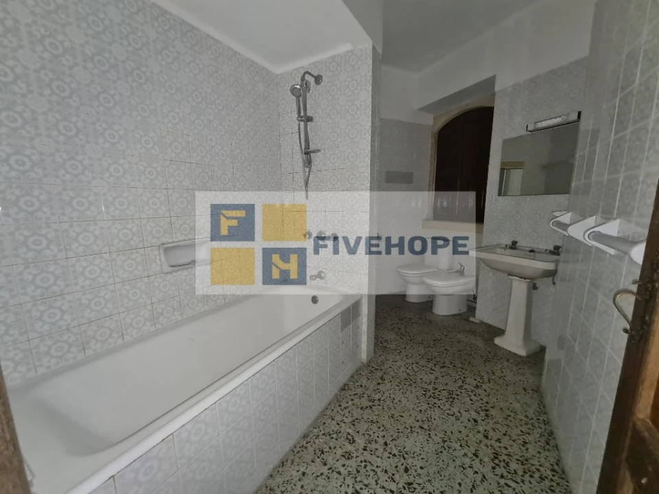 Moradia T10 para Venda em Maiorca Foto 39