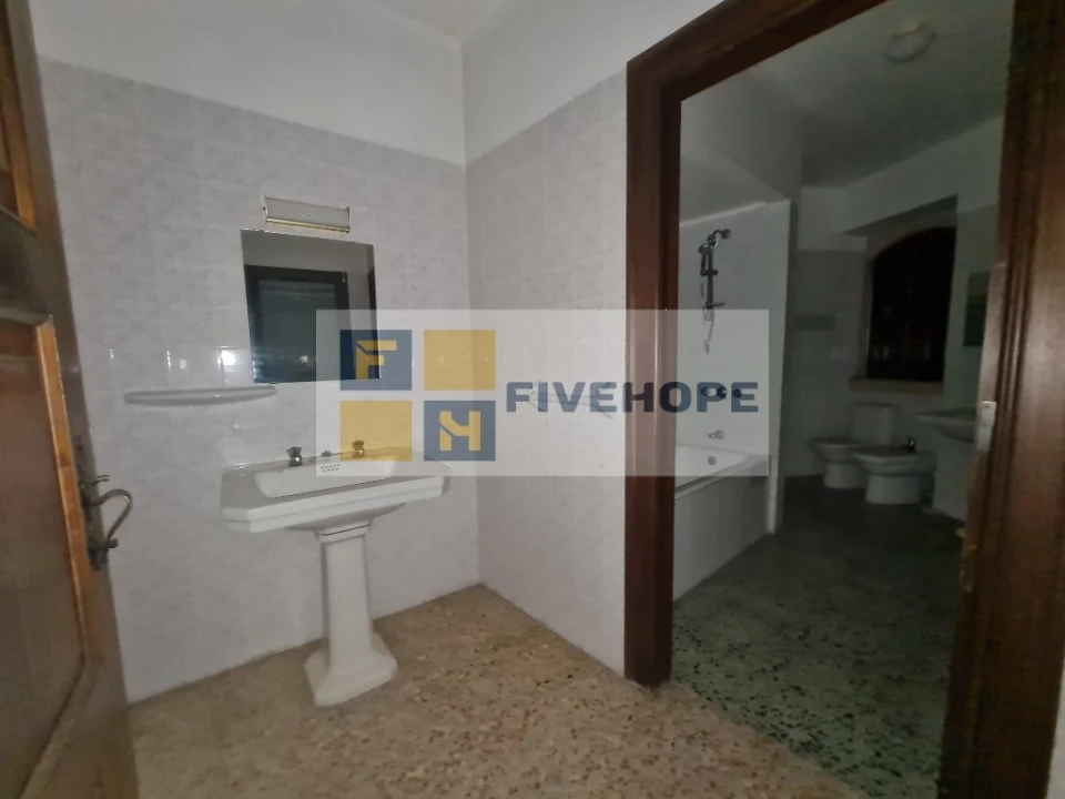 Moradia T10 para Venda em Maiorca Foto 43