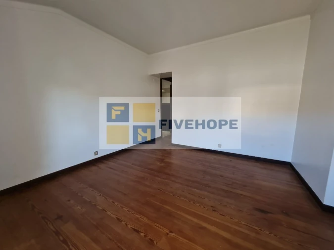 Moradia T10 para Venda em Maiorca Foto 21