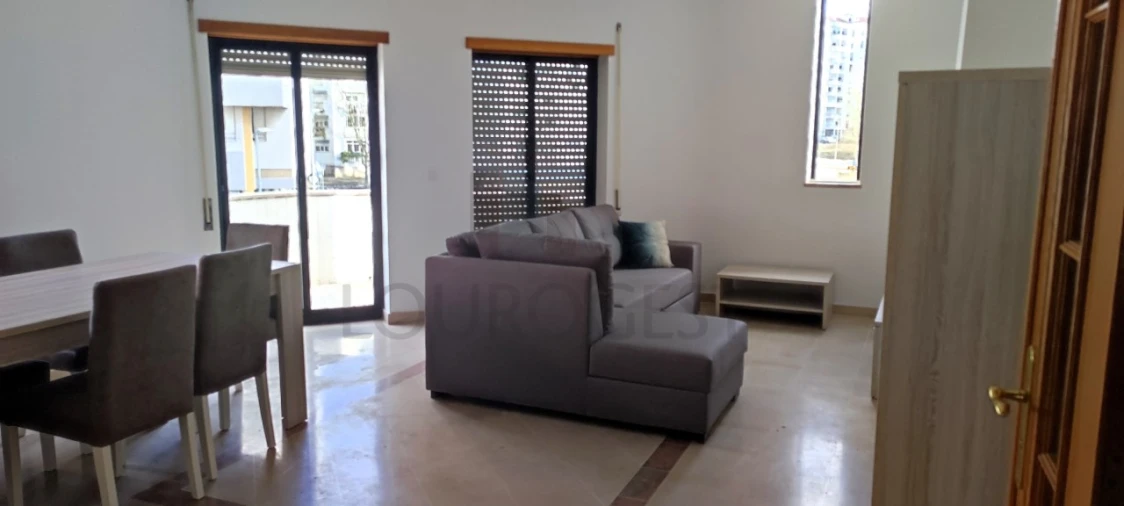 Apartamento T3 para Arrendamento em Marvila, Ribeira Santarém, São Salvador, São Nicolau