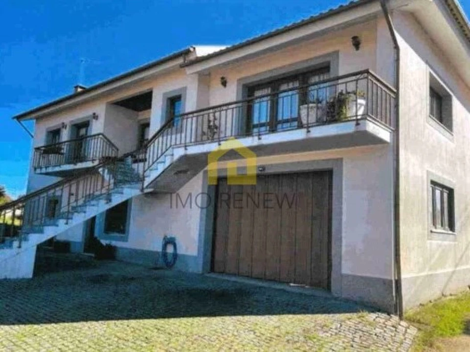 Prédio para Venda em Bico Foto 1