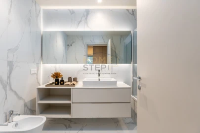 Apartamento T4 para Venda em Santa Marinha e São Pedro da Afurada