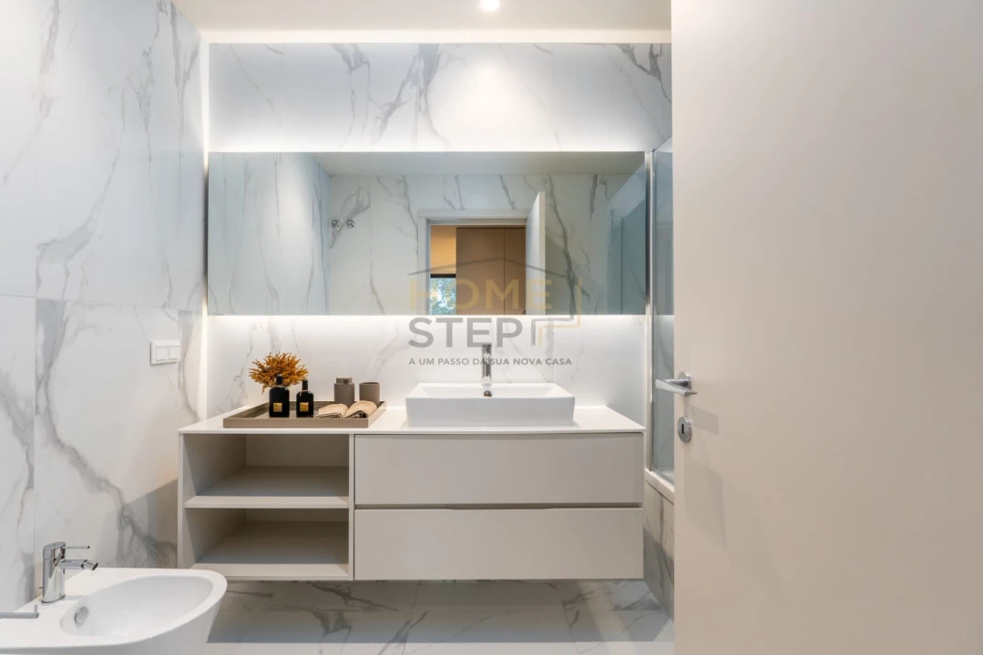 Apartamento T4 para Venda em Santa Marinha e São Pedro da Afurada Foto 14