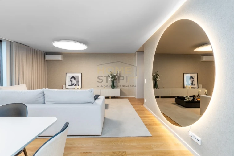 Apartamento T4 para Venda em Santa Marinha e São Pedro da Afurada Foto 1