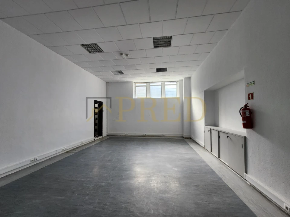 Armazém para Arrendamento em Paranhos Foto 9