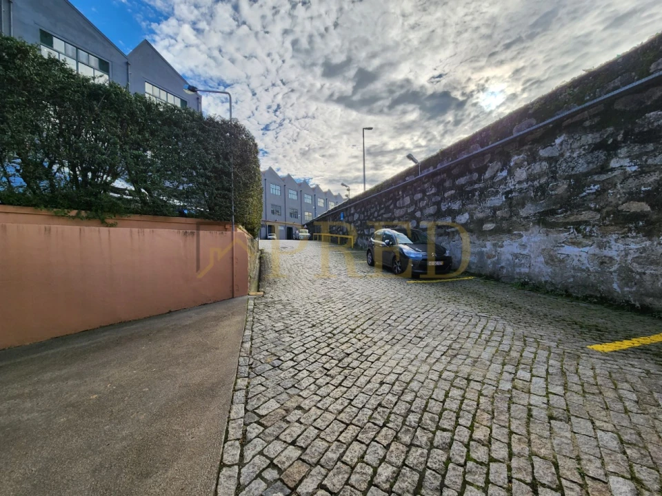 Armazém para Arrendamento em Paranhos Foto 12