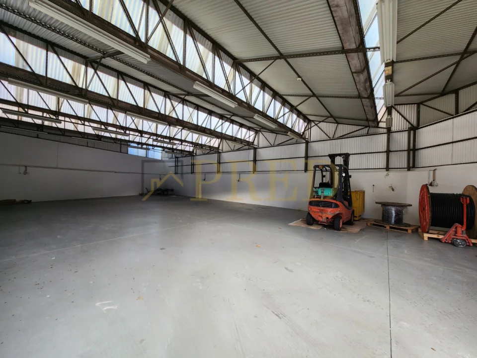 Armazém para Arrendamento em Paranhos Foto 4