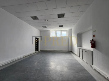 Armazém para Arrendamento em Paranhos