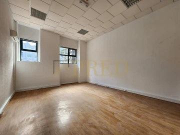 Armazém para Arrendamento em Paranhos