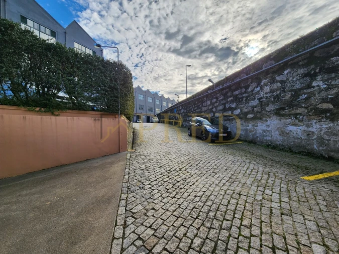 Armazém para Arrendamento em Paranhos Foto 12