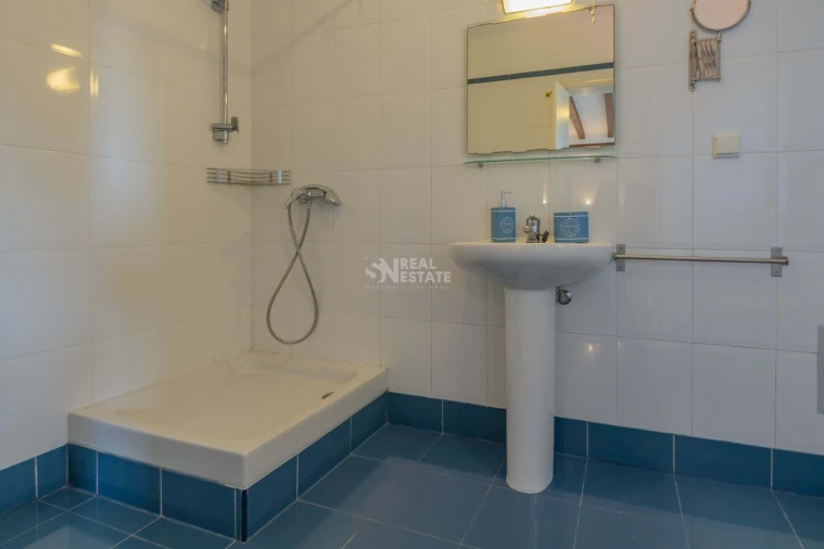 Quinta T5 para Venda em Funchal (Santa Maria Maior) Foto 59