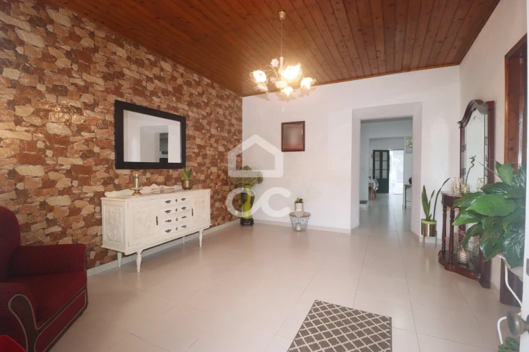 Moradia T3 para Venda em Furnas Foto 2