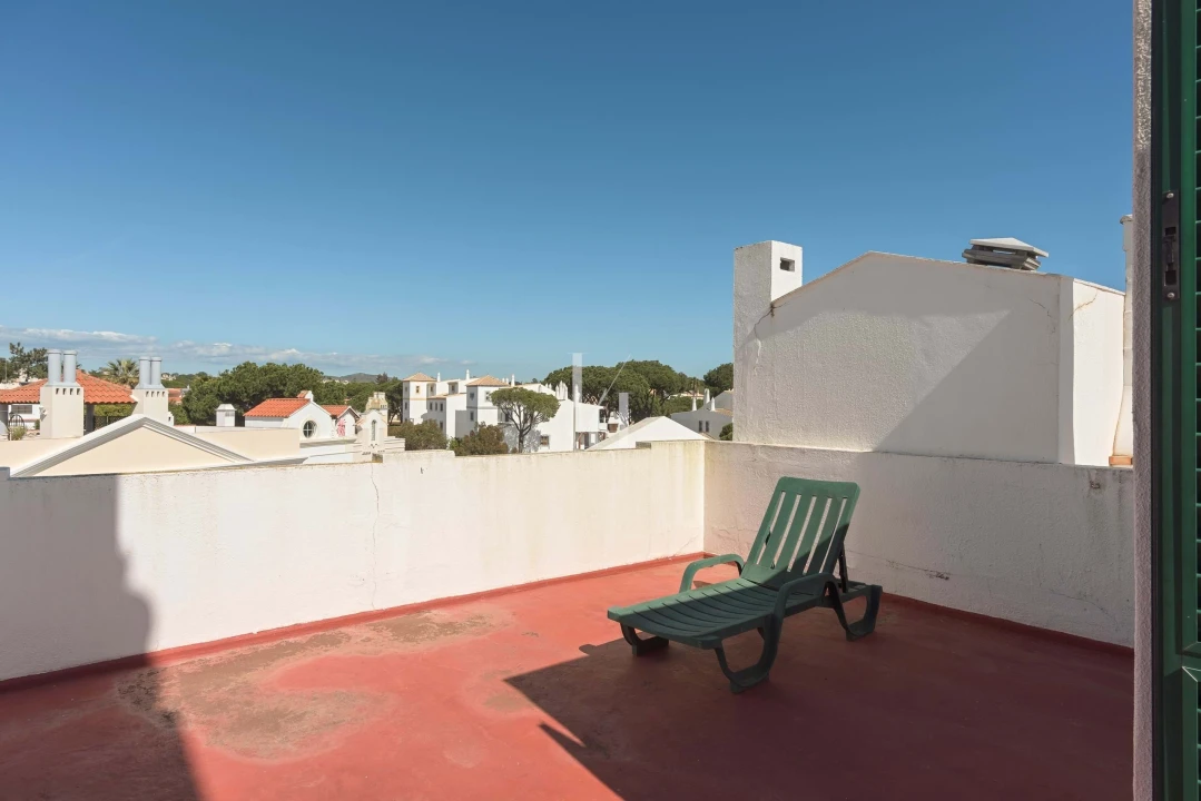 Moradia T3 para Arrendamento férias em Quarteira Foto 21