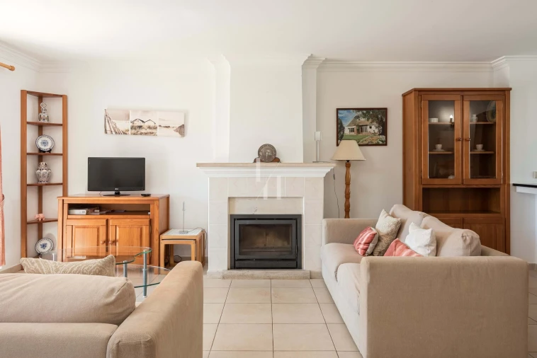 Moradia T3 para Arrendamento férias em Quarteira Foto 4